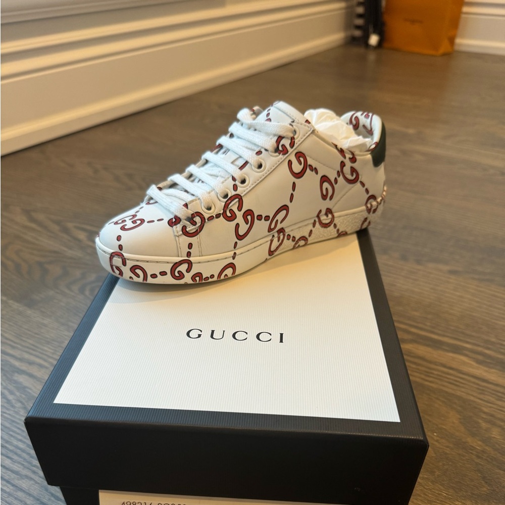 Gucci sneakers